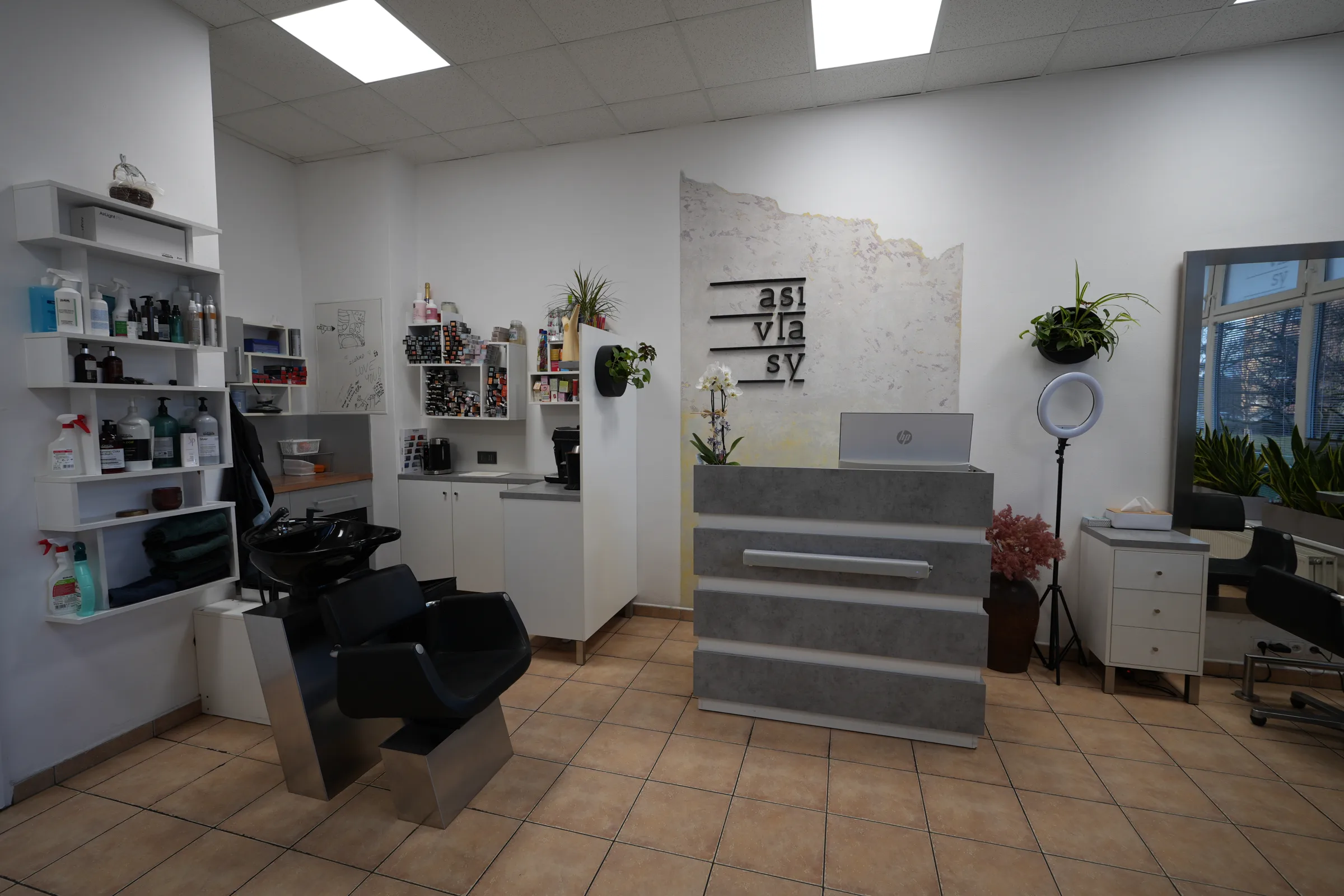 Salon Asivlasy - mytí vlasů